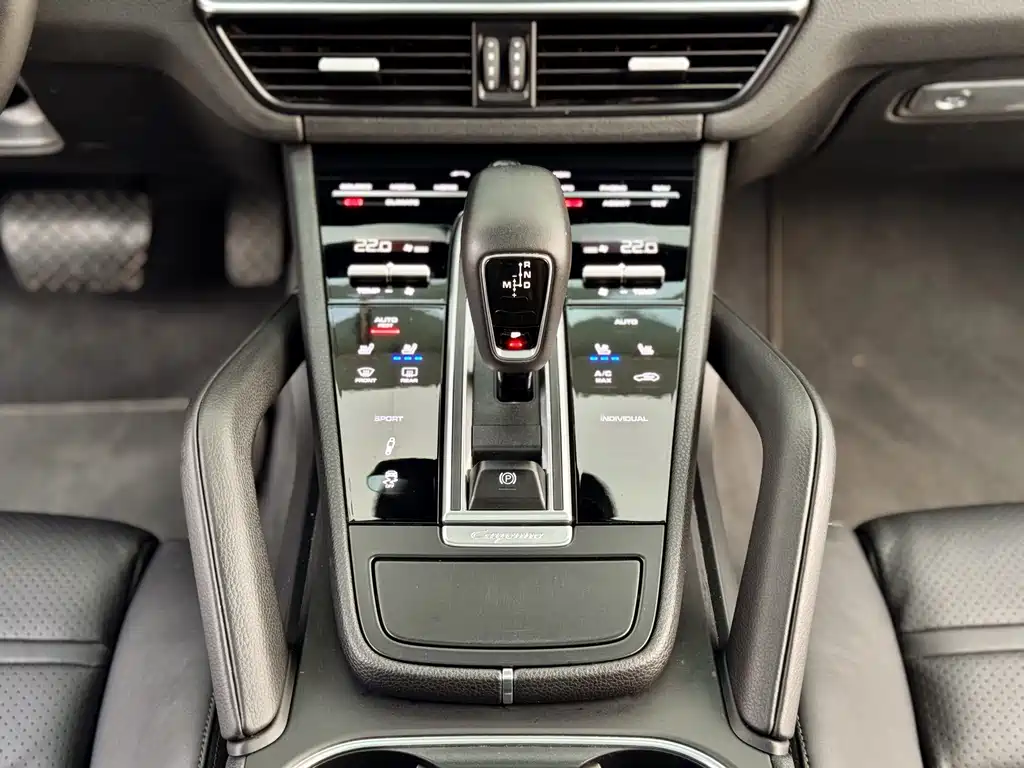 Porsche Cayenne — миниатюра 14