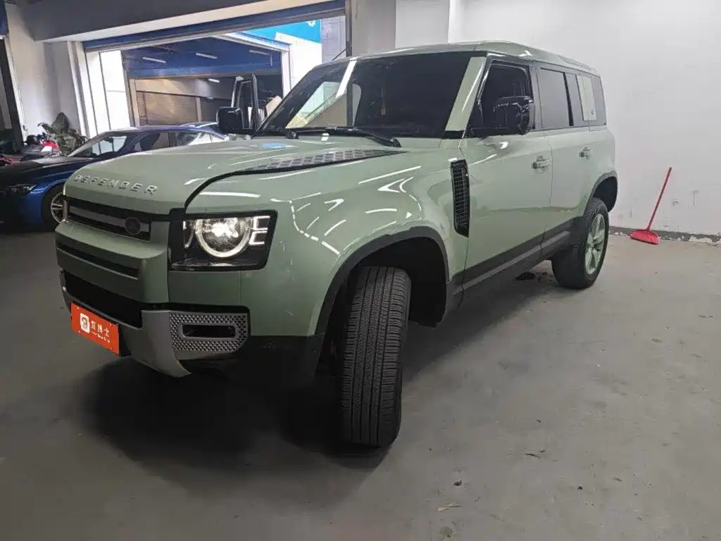 Land Rover Defender 2023