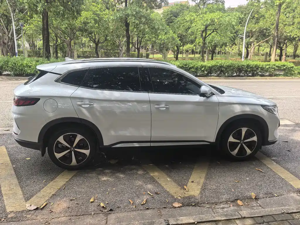 BYD PLUS New Energy — миниатюра 4