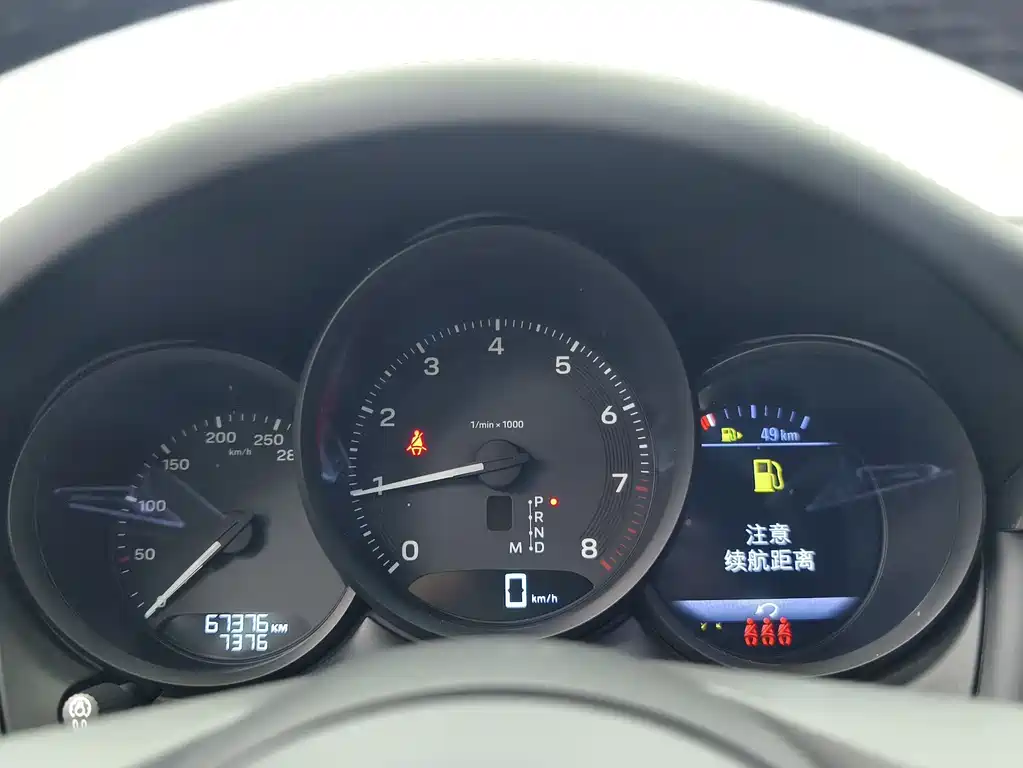 Porsche Macan — миниатюра 13