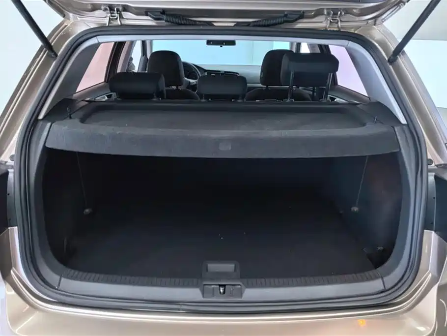 Volkswagen Golf 2015 1.6L AT Fashion