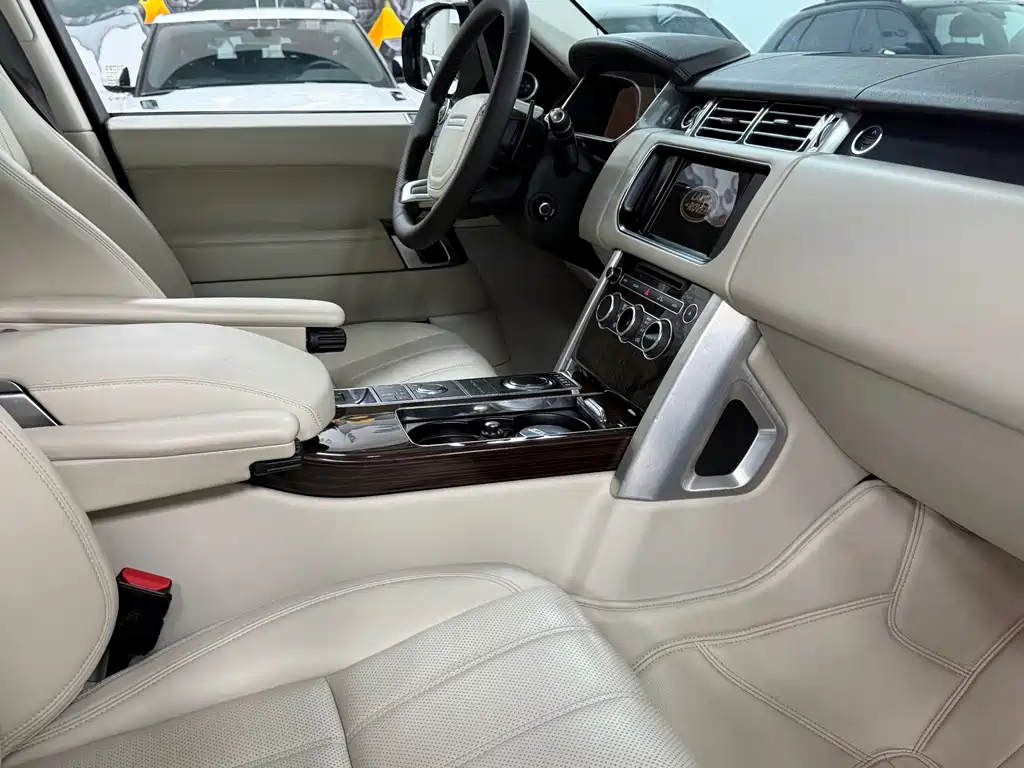 Land Rover Range Rover — миниатюра 14