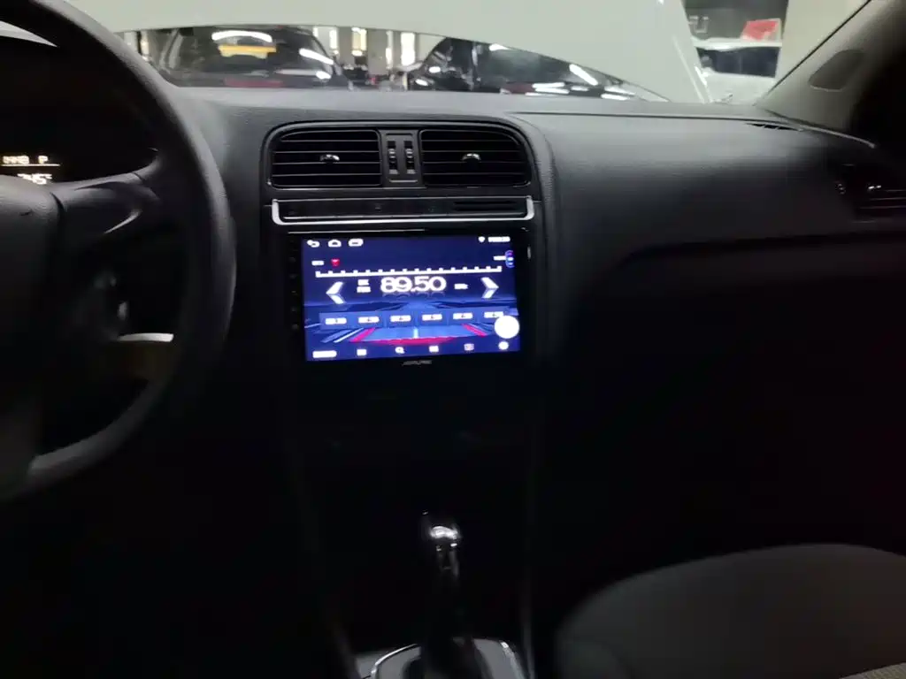 Volkswagen Polo — миниатюра 13