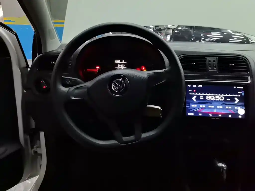 Volkswagen Polo — миниатюра 11