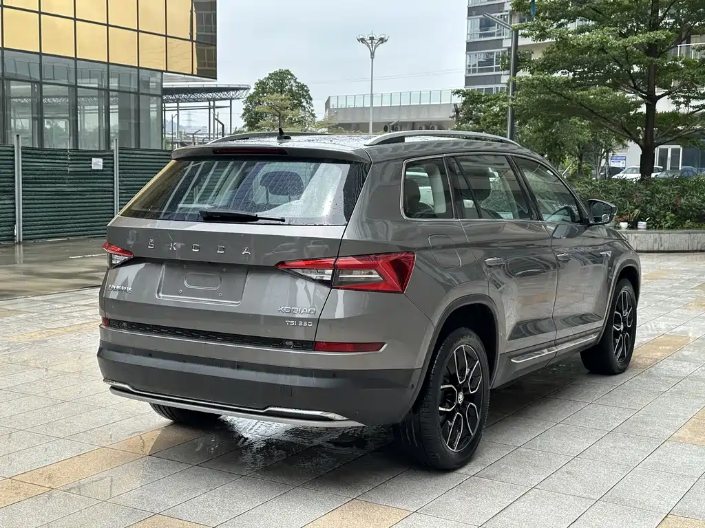 Skoda Kodiaq 2019 TSI330 7 мест Luxury VI
