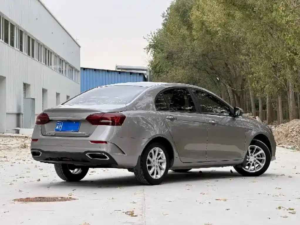Geely Emgrand — миниатюра 8
