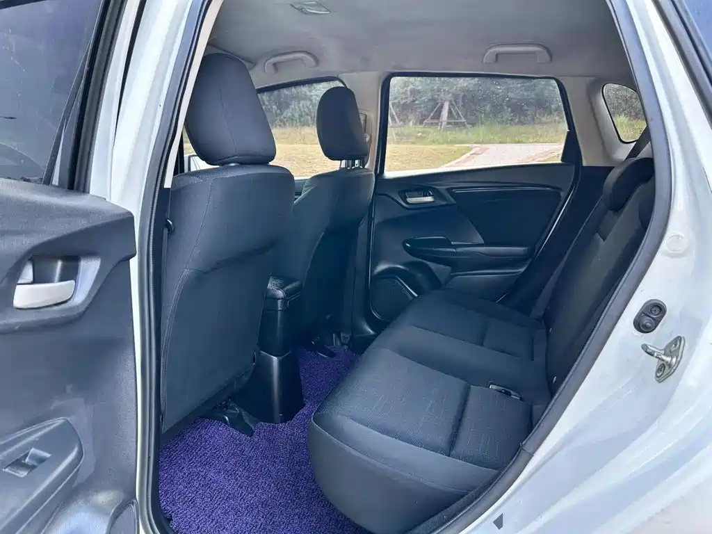Honda Fit — миниатюра 8