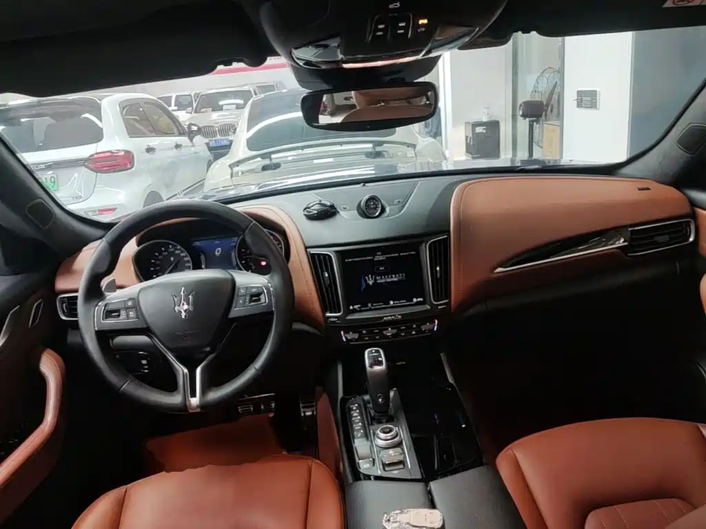 Maserati Levante — миниатюра 10