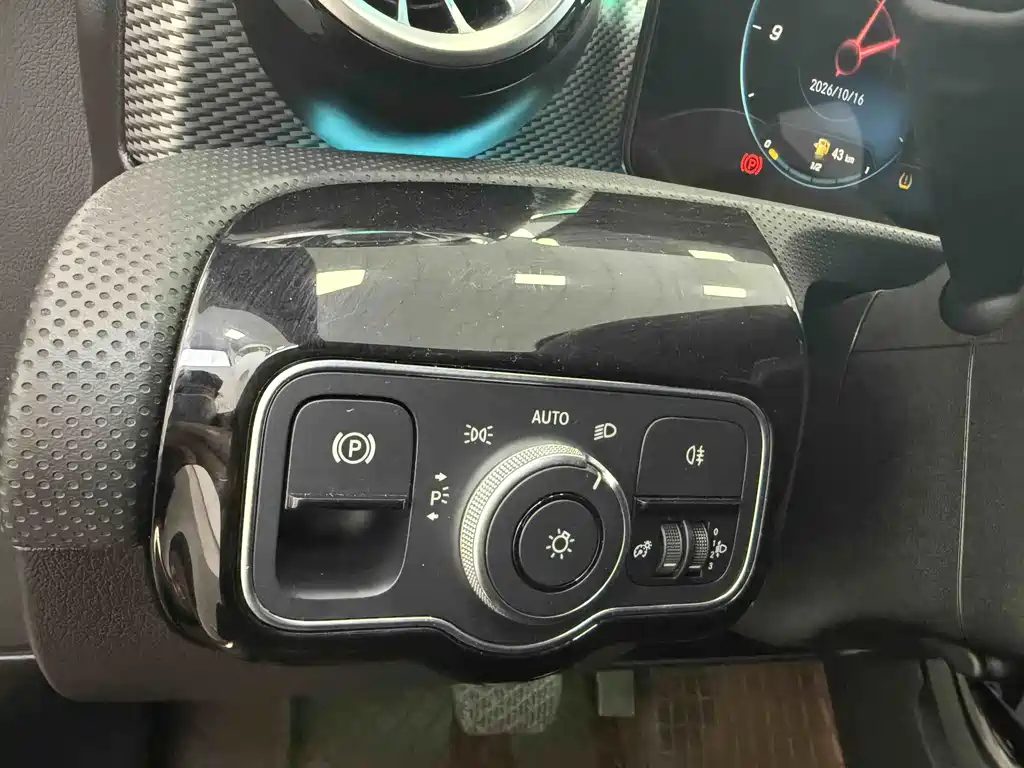 Mercedes-Benz A-Class — миниатюра 12