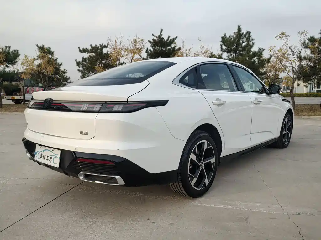 Changan Eado — миниатюра 3
