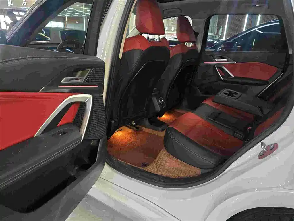 BMW iX1 — миниатюра 7
