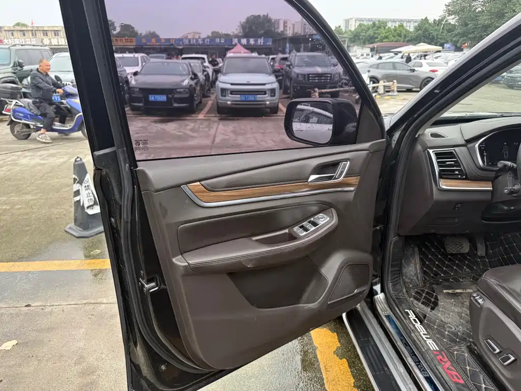 Roewe RX8 — миниатюра 4