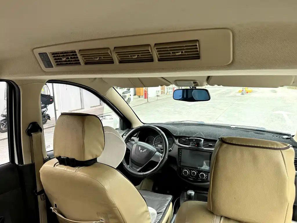 Wuling Hongguang — миниатюра 10