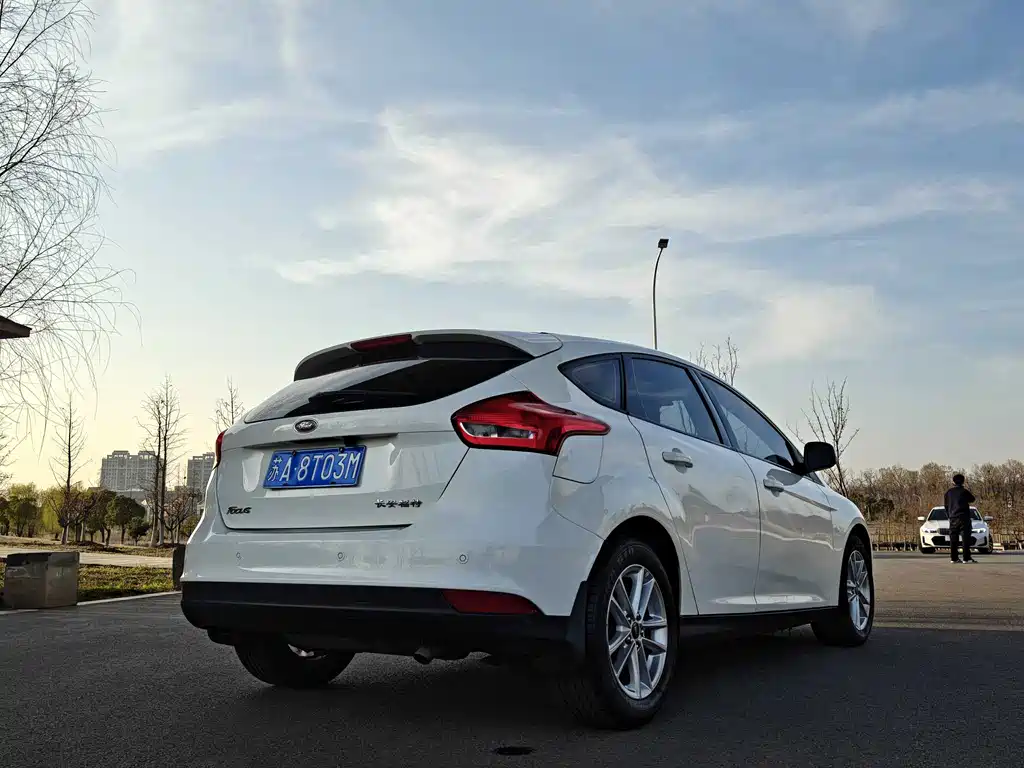 Ford Focus — миниатюра 7