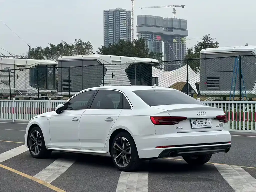 AUDI A4L