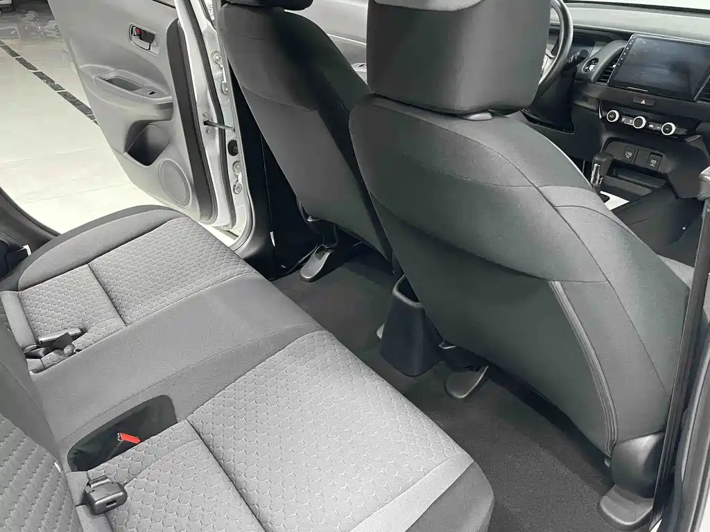 Honda Fit — миниатюра 10