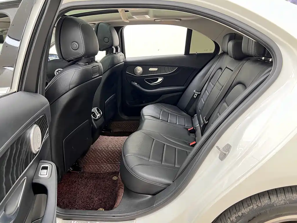 Mercedes-Benz C-Class — миниатюра 8