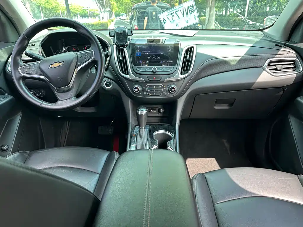 Chevrolet Equinox — миниатюра 11