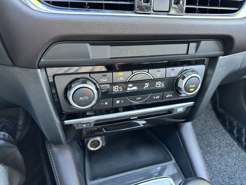 Mazda Atenza — миниатюра 8