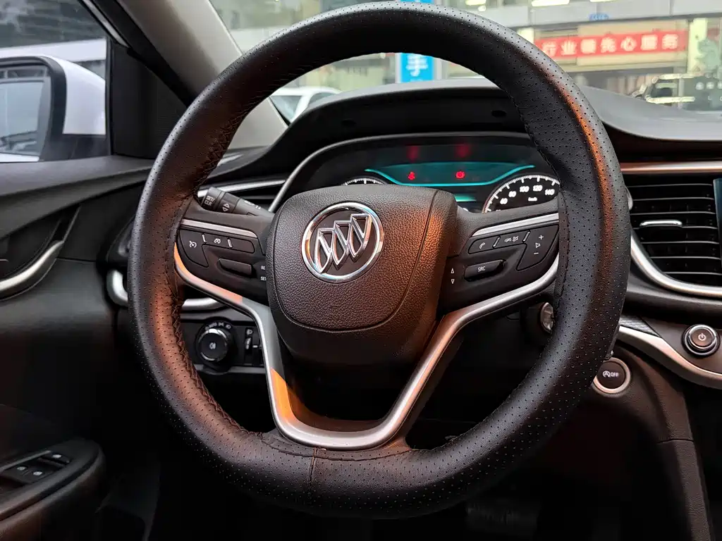 Buick Excelle — миниатюра 10