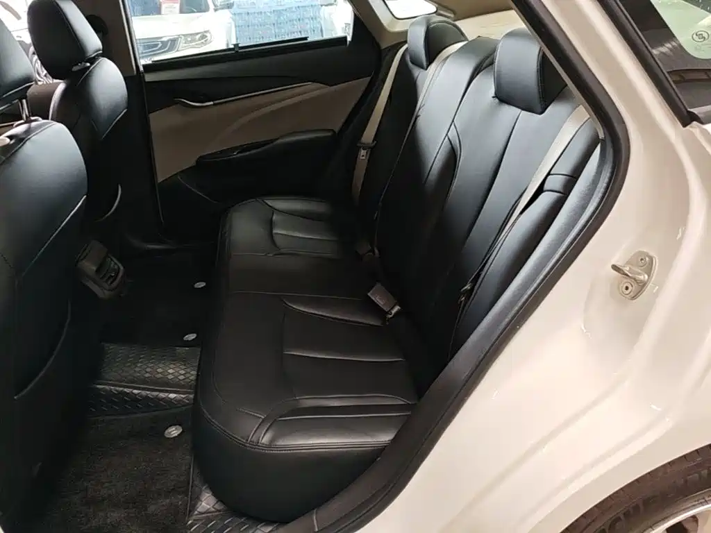 Buick Excelle — миниатюра 17
