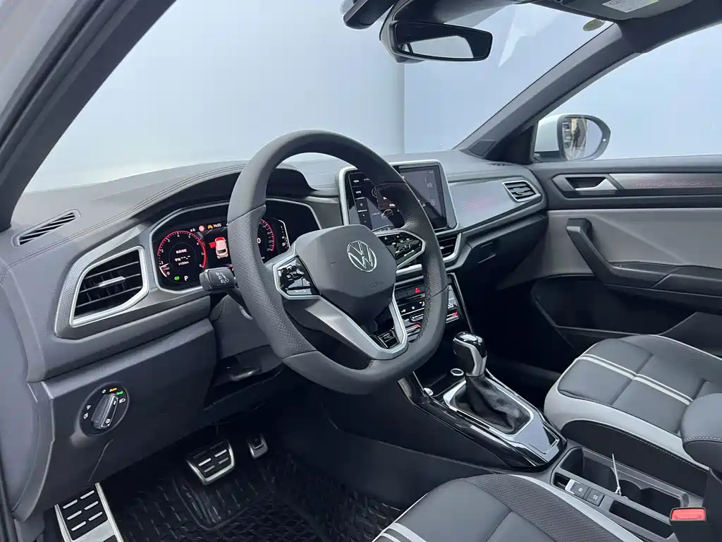 Volkswagen T-Roc — миниатюра 10