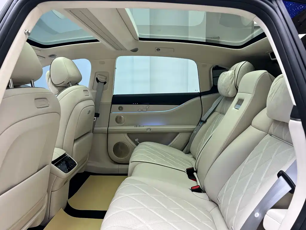 AITO ENJOY THE WORLD S9