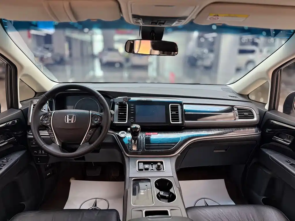Honda Elysion — миниатюра 6