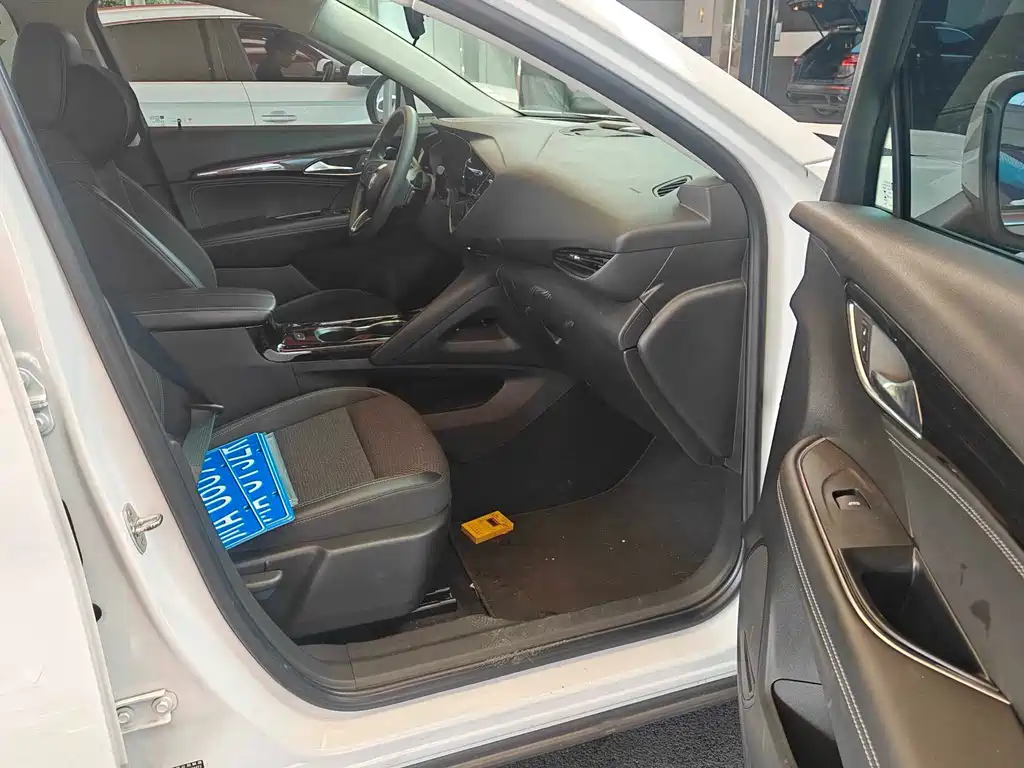 Buick Envision S — миниатюра 6