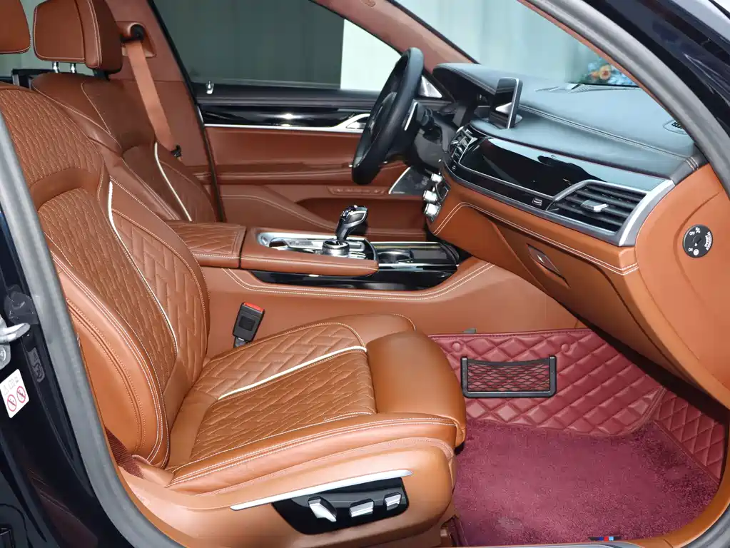 BMW 7 Series — миниатюра 14