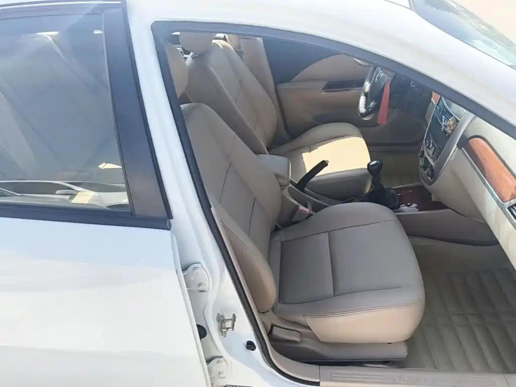 Buick Excelle — миниатюра 25