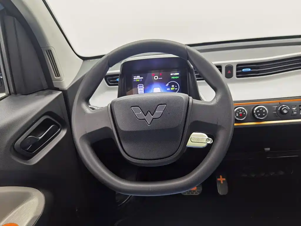 Wuling MINIEV — миниатюра 11