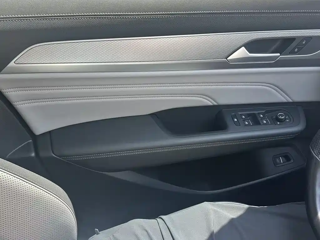 Volkswagen Tavendor 2024 380TSI R-Line