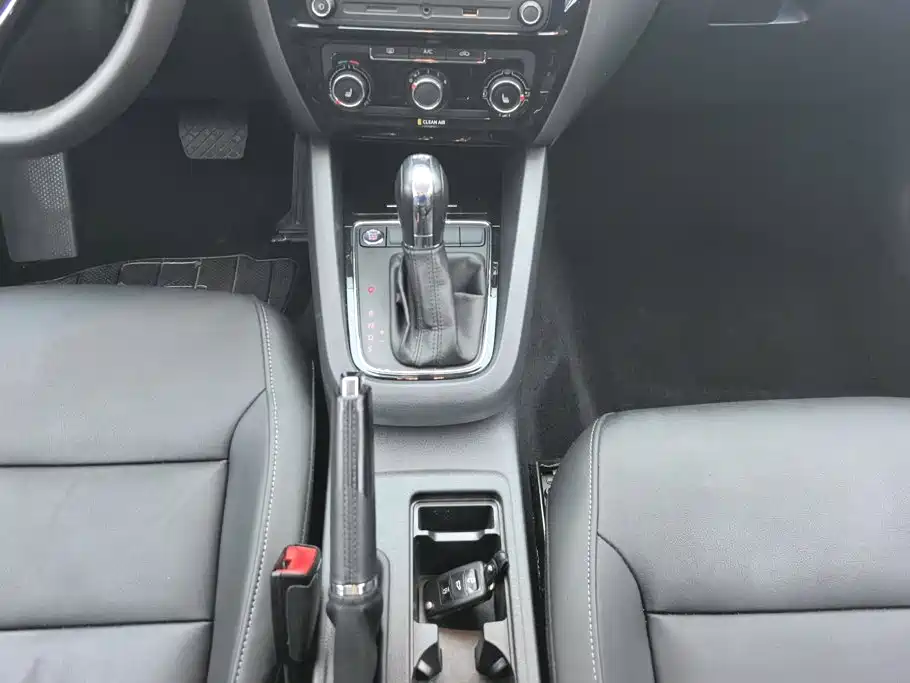 Volkswagen Sagitar — миниатюра 16