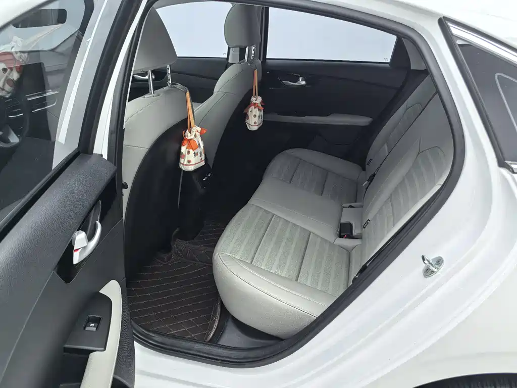 Kia K3 — миниатюра 8