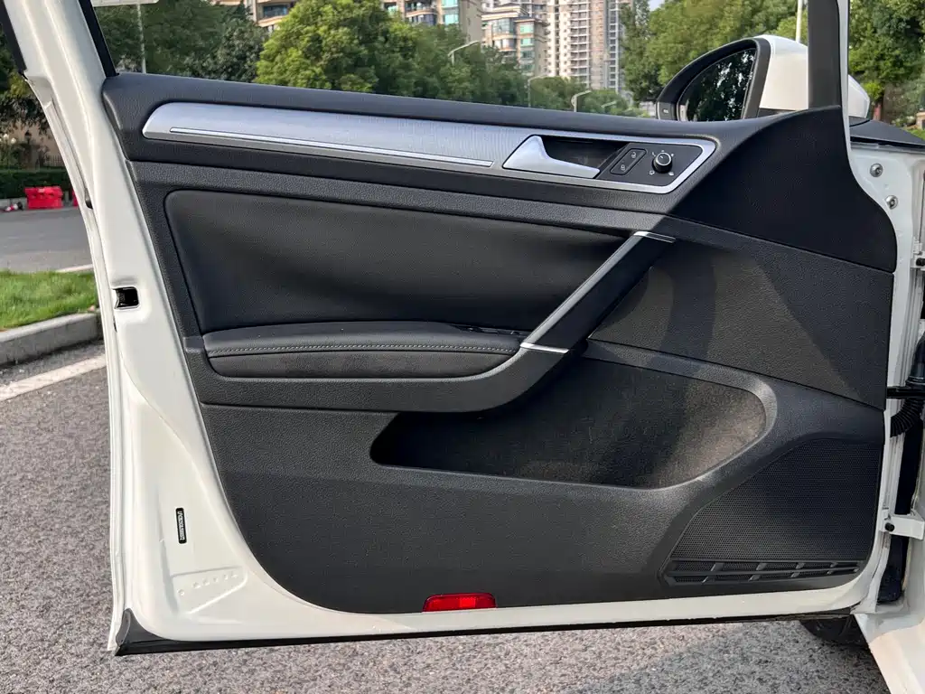 Volkswagen Golf — миниатюра 6