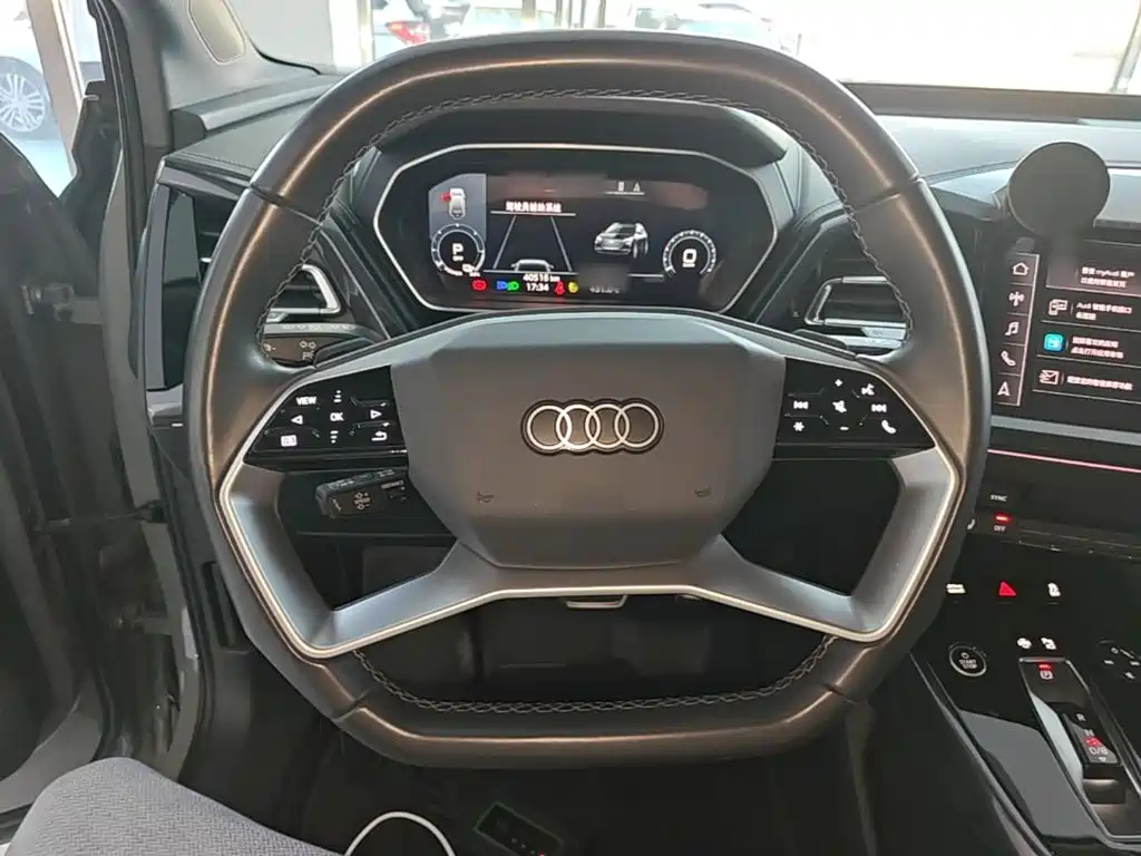 Audi Q4 e-tron — миниатюра 11