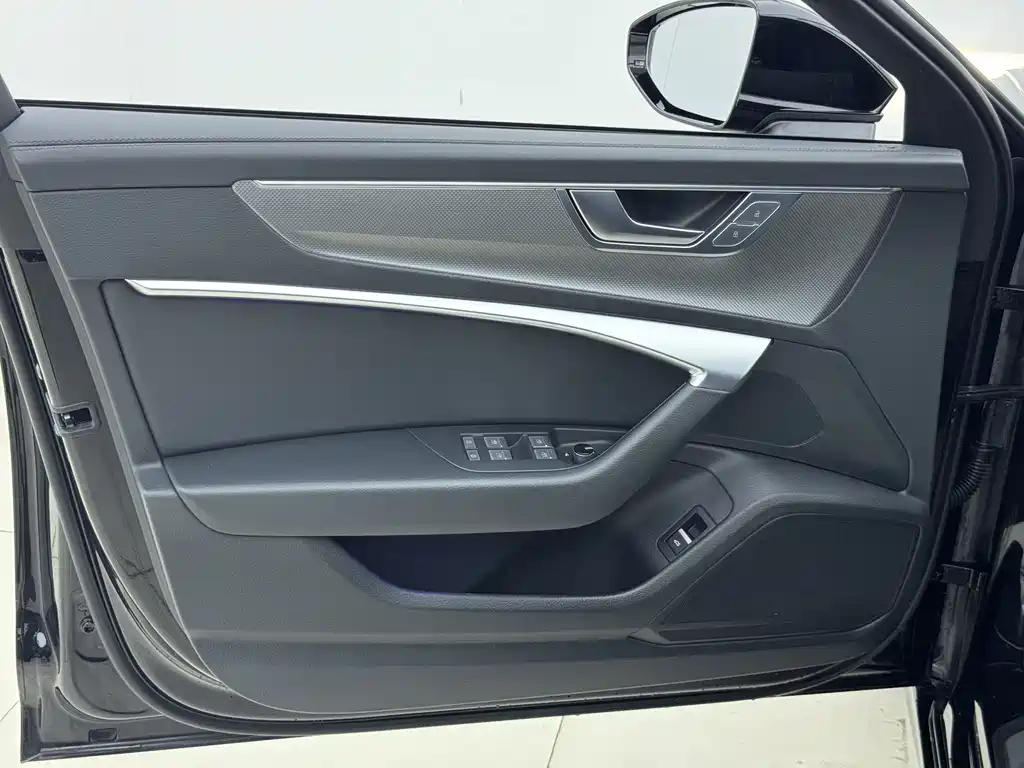 Audi A6L — миниатюра 10