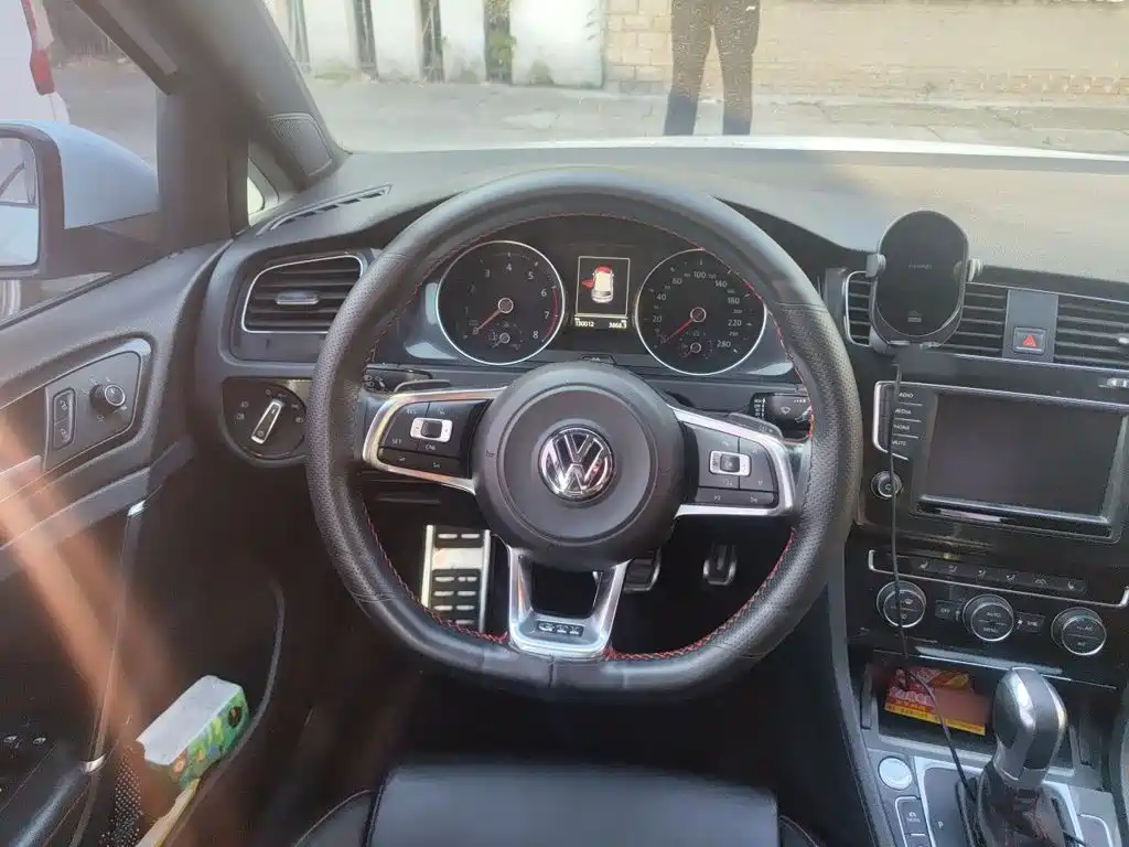 Volkswagen Golf GTI — миниатюра 6