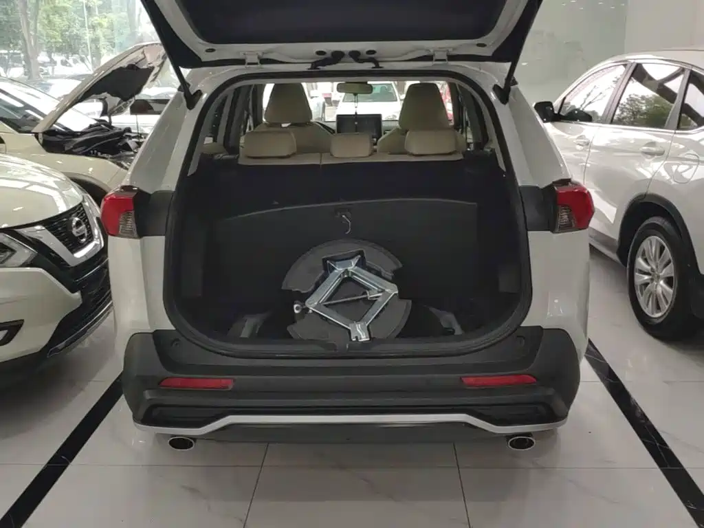 Toyota RAV4 — миниатюра 19