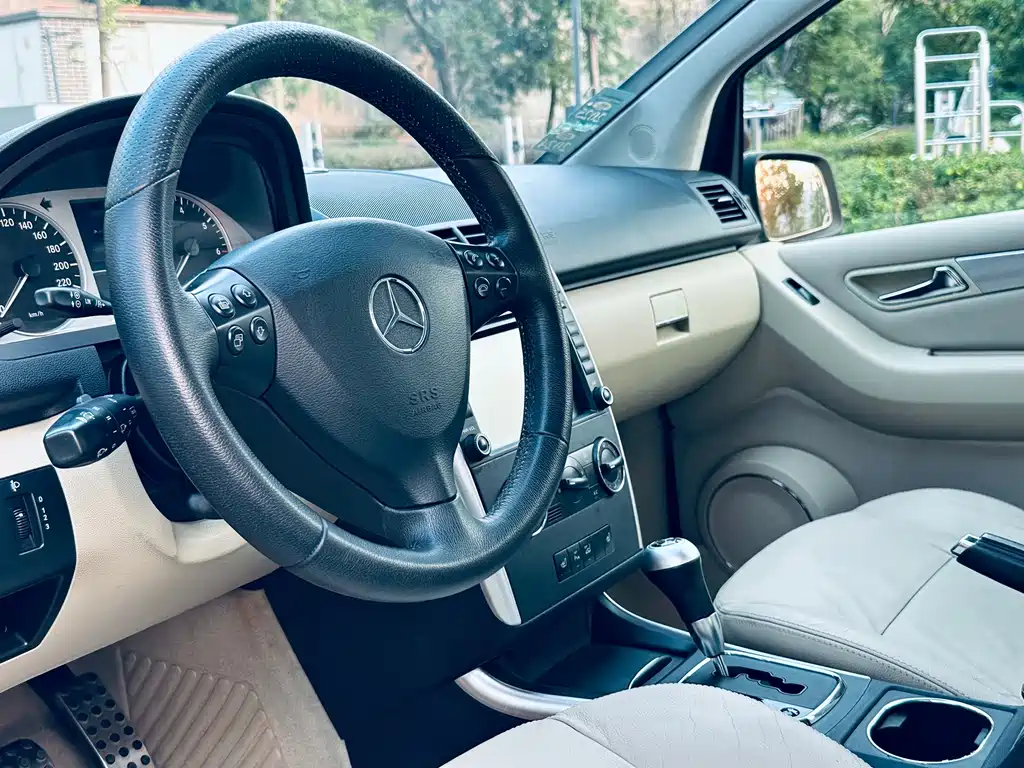 Mercedes-Benz A-Class (Import) — миниатюра 12