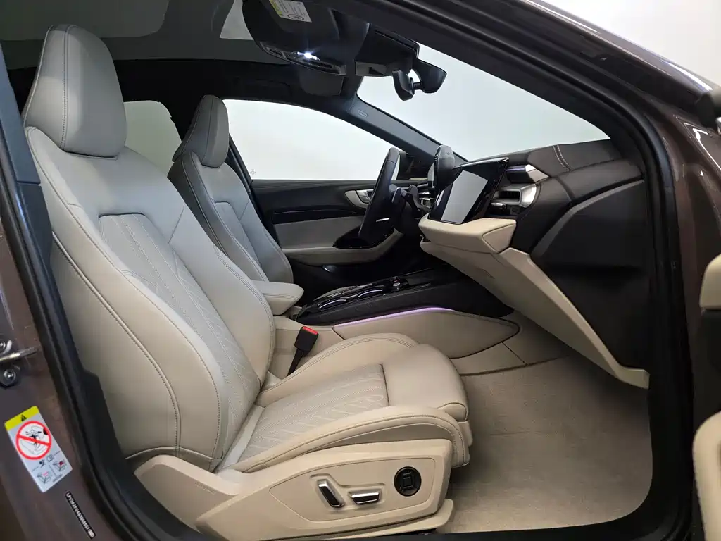 Audi A5L — миниатюра 12