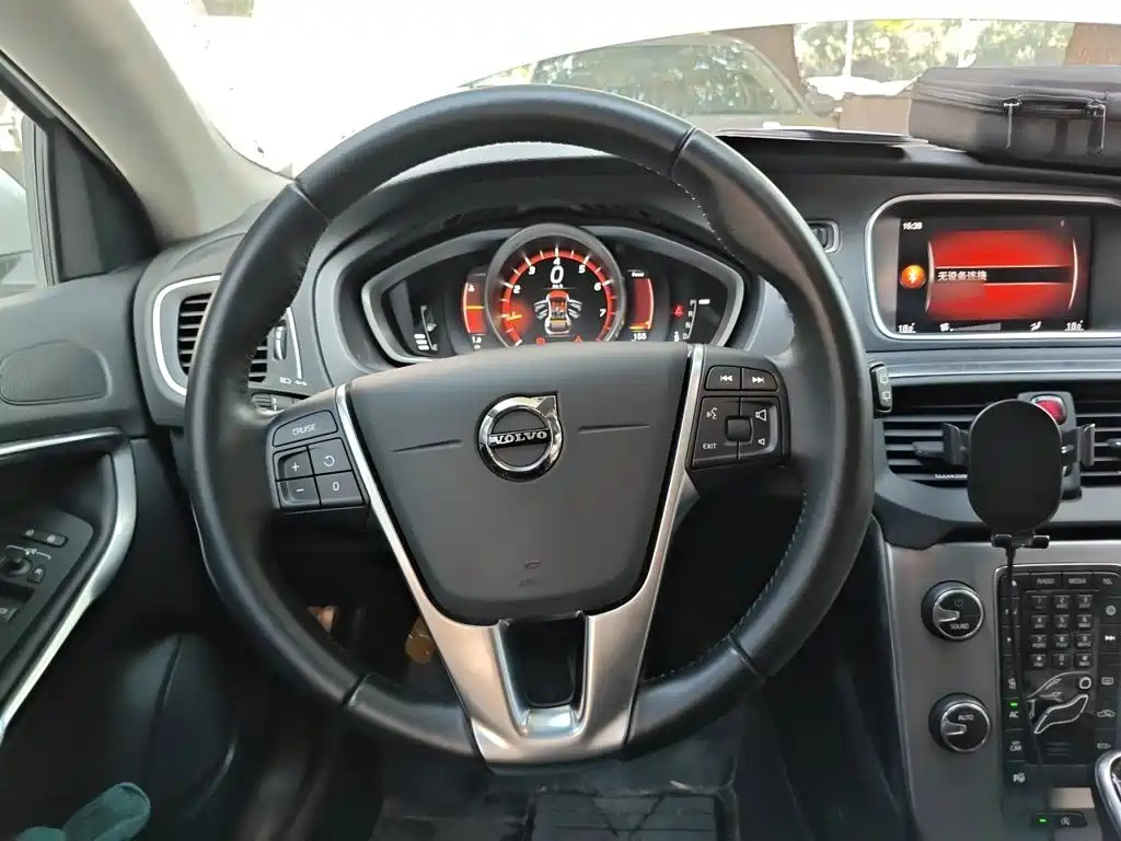 Volvo V40 — миниатюра 11