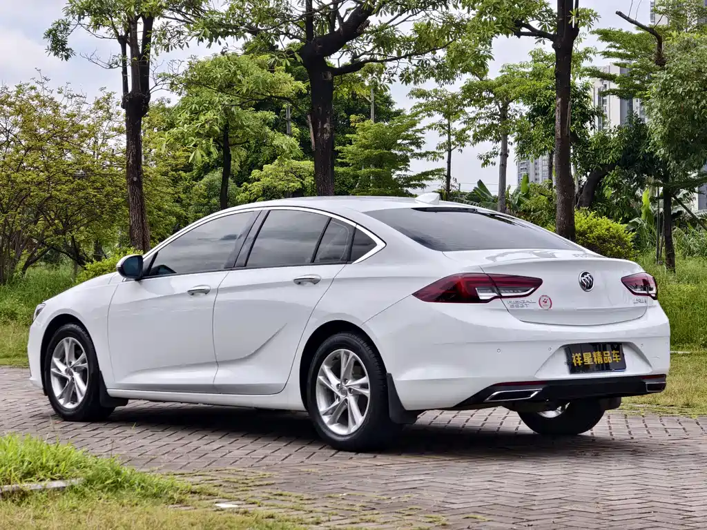 Buick Regal — миниатюра 10