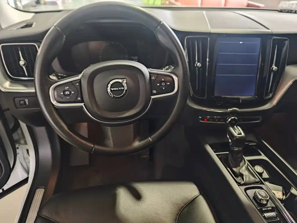 Volvo XC60 — миниатюра 9