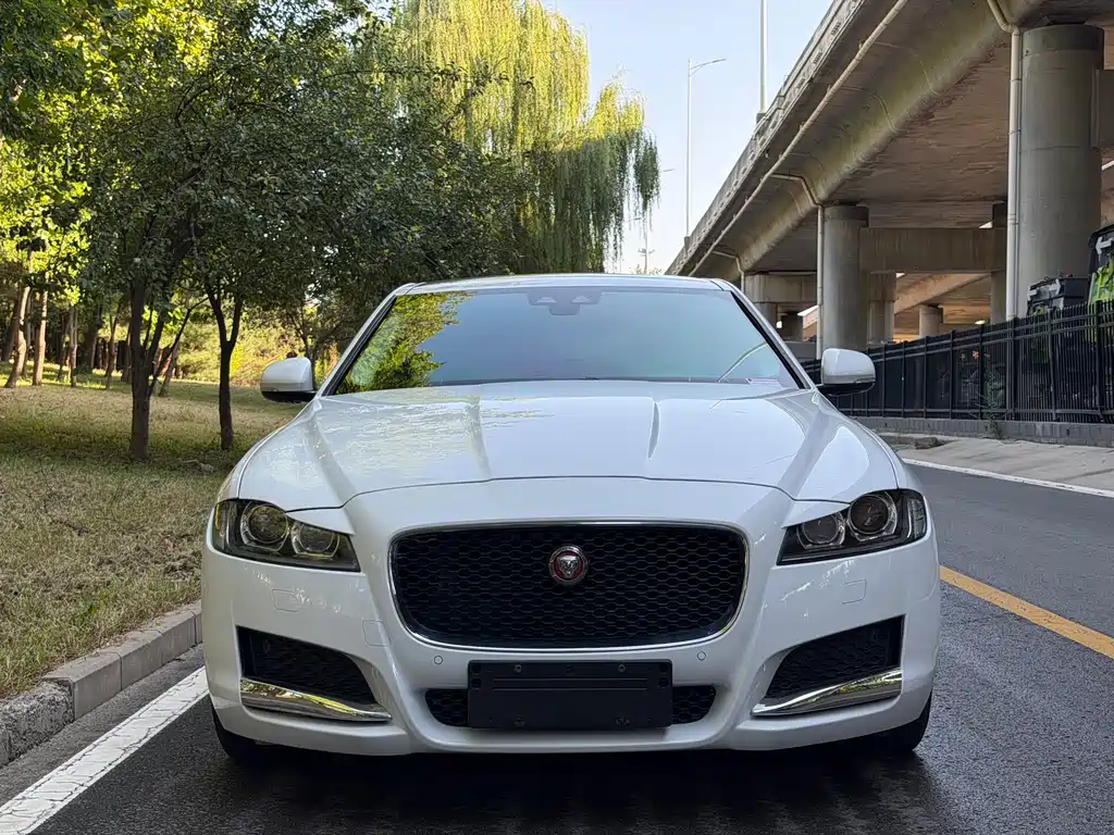 Jaguar XFL — миниатюра 2