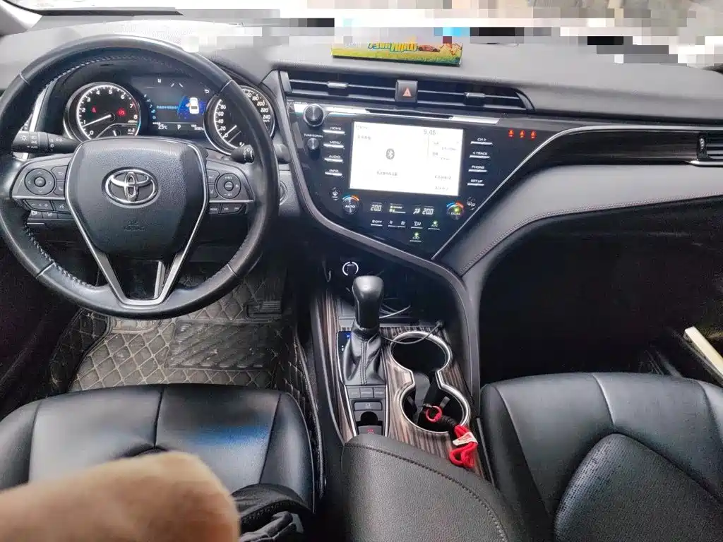 Toyota Camry — миниатюра 10