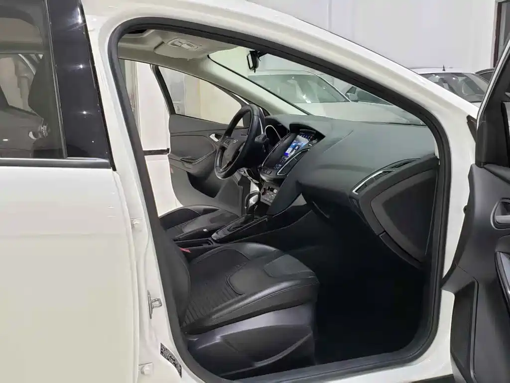 Ford Focus — миниатюра 16
