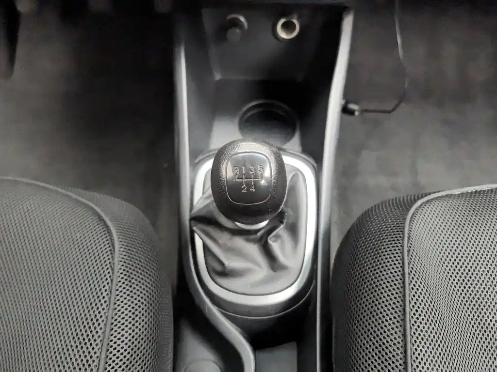 Kia K2 — миниатюра 13