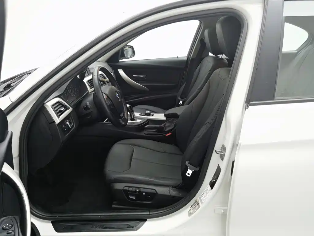 BMW 3 Series — миниатюра 10